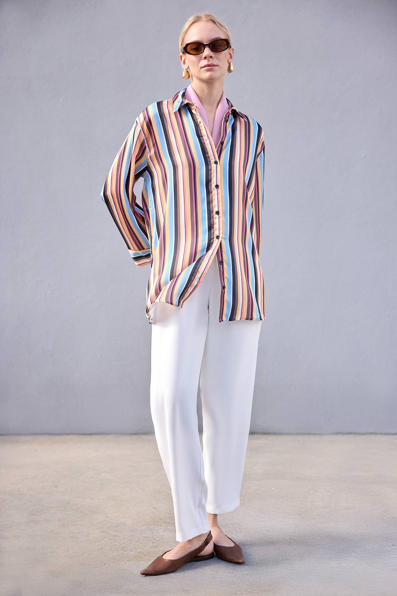 Orange MÅNGFÄRGAD RANDIG MÖNSTRAD SATINSKJORTA MED STATEMENTMANSCHETTER för wholesale på Faire5