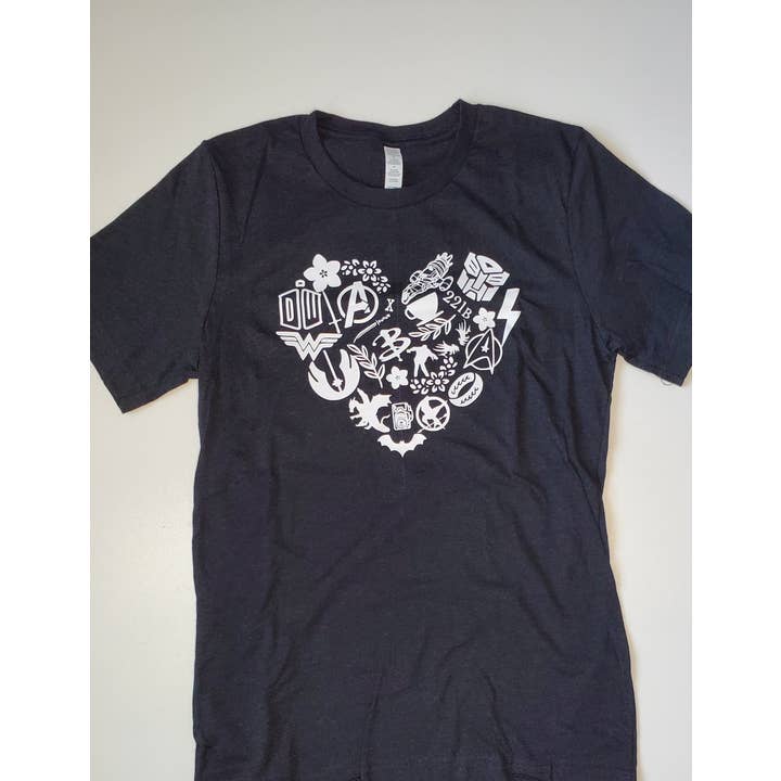 Camisa unisex Nerd Heart - Heather Black para venta al por mayor de Clever Girl Apparel