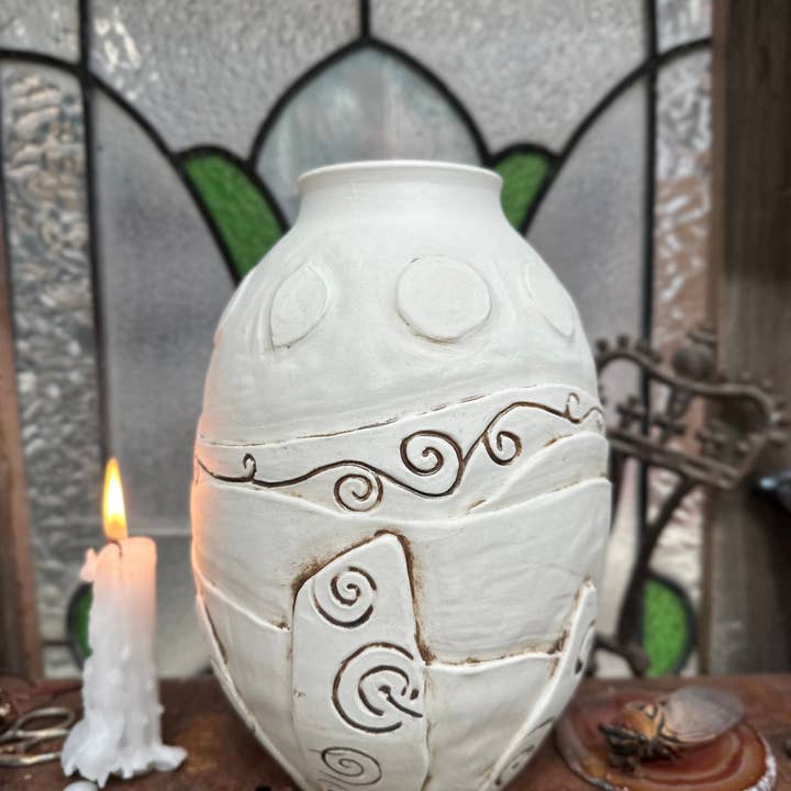 Carys Martin Ceramics - Wholesale Vase - 🌿 Keeper of the Labyrinth - Porcelain Vase3