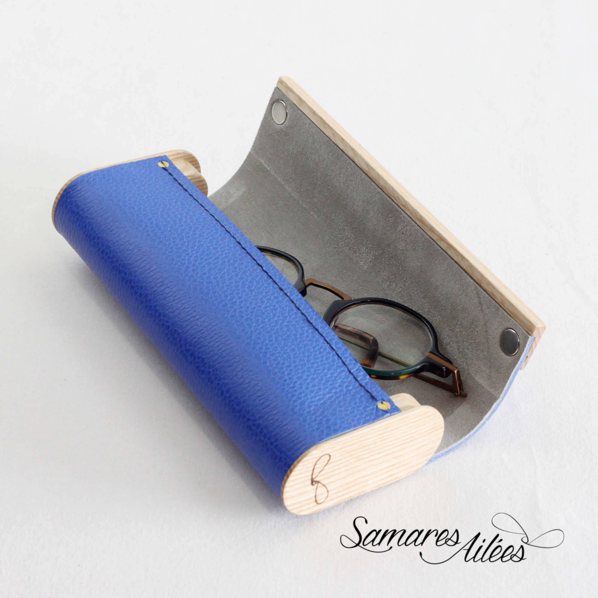 Samares Ailées - Wholesale Eyewear Cases & Holders - Unisex - “Marie” Wood and Leather Eyeglass Case3