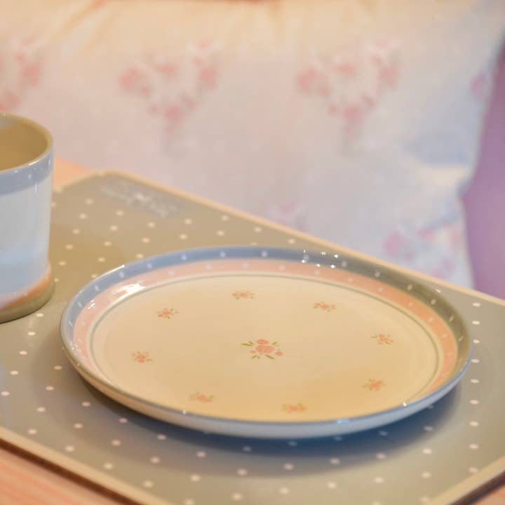 Piccolo piatto con motivo a cuore di rose per la vendita all'ingrosso da parte di Vero's World