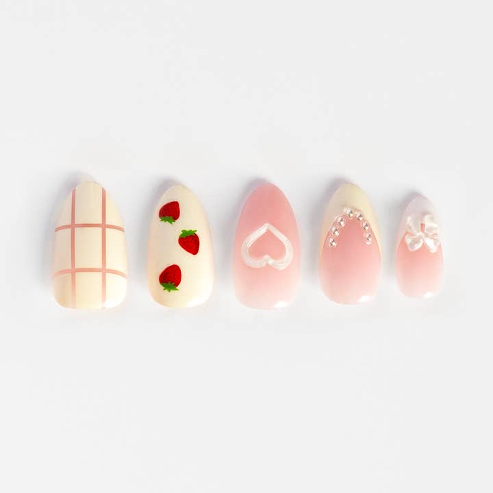 PRIMEBEAUTY - Wholesale Press-On/Fake Nails - Sweet Strawberry Heart Nails2