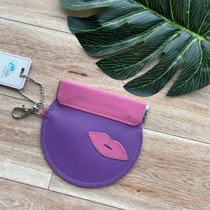 Porte-monnaie en cuir Kiss/Lips, porte-monnaie rond, porte-monnaie à pression pour la vente par Mally Designs