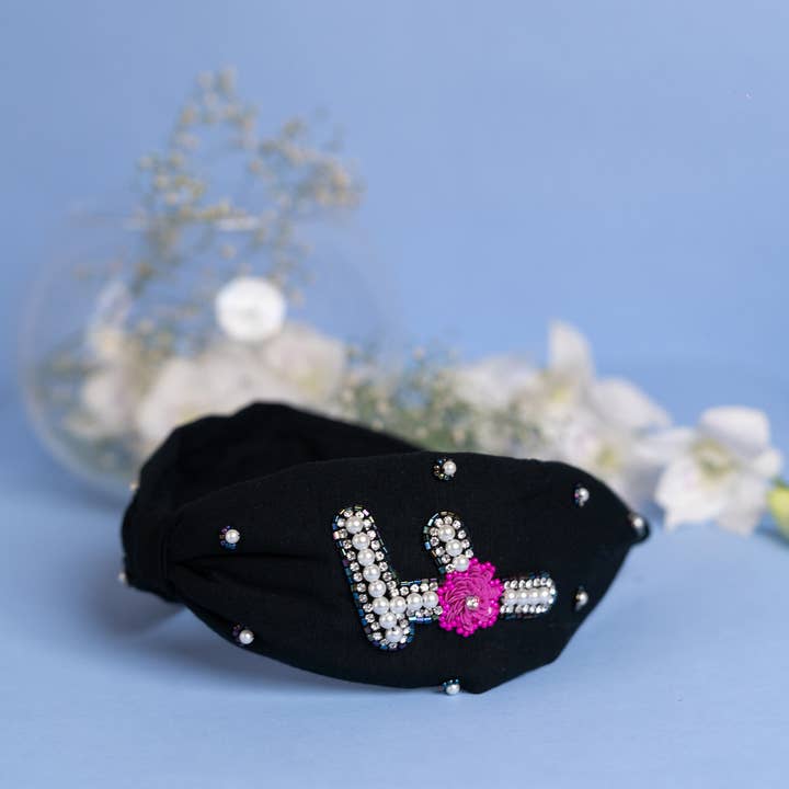 Bandeau brodé Betty Cooper Iniziale en noir - F pour la vente par Elaa