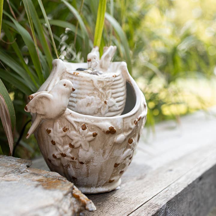 Foreside Home & Garden - Wholesale Ornament - Distressed Bird Bath Garden Water Fountain with Pump