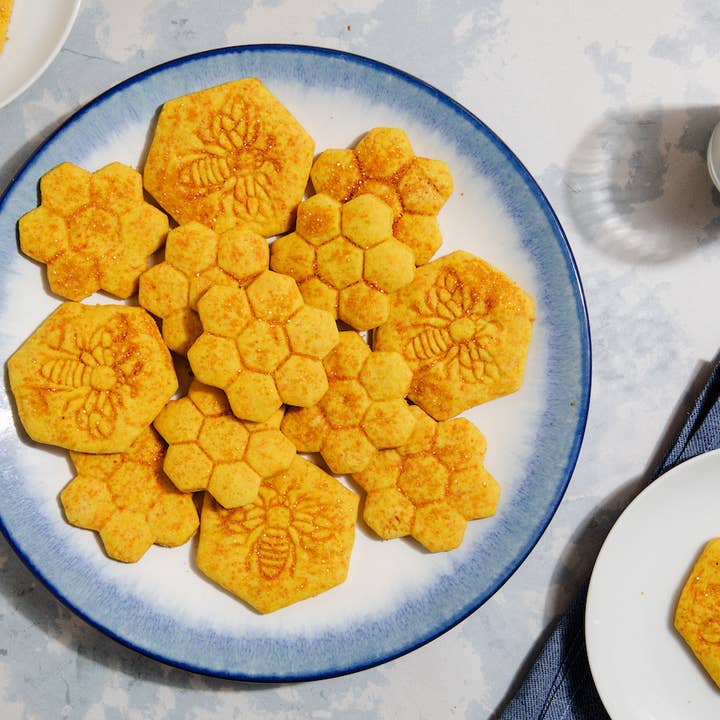 BaKIT Box - Wholesale DIY Craft Kit - Kids - Variety Case of BāKIT Box Themes - 18 Units7