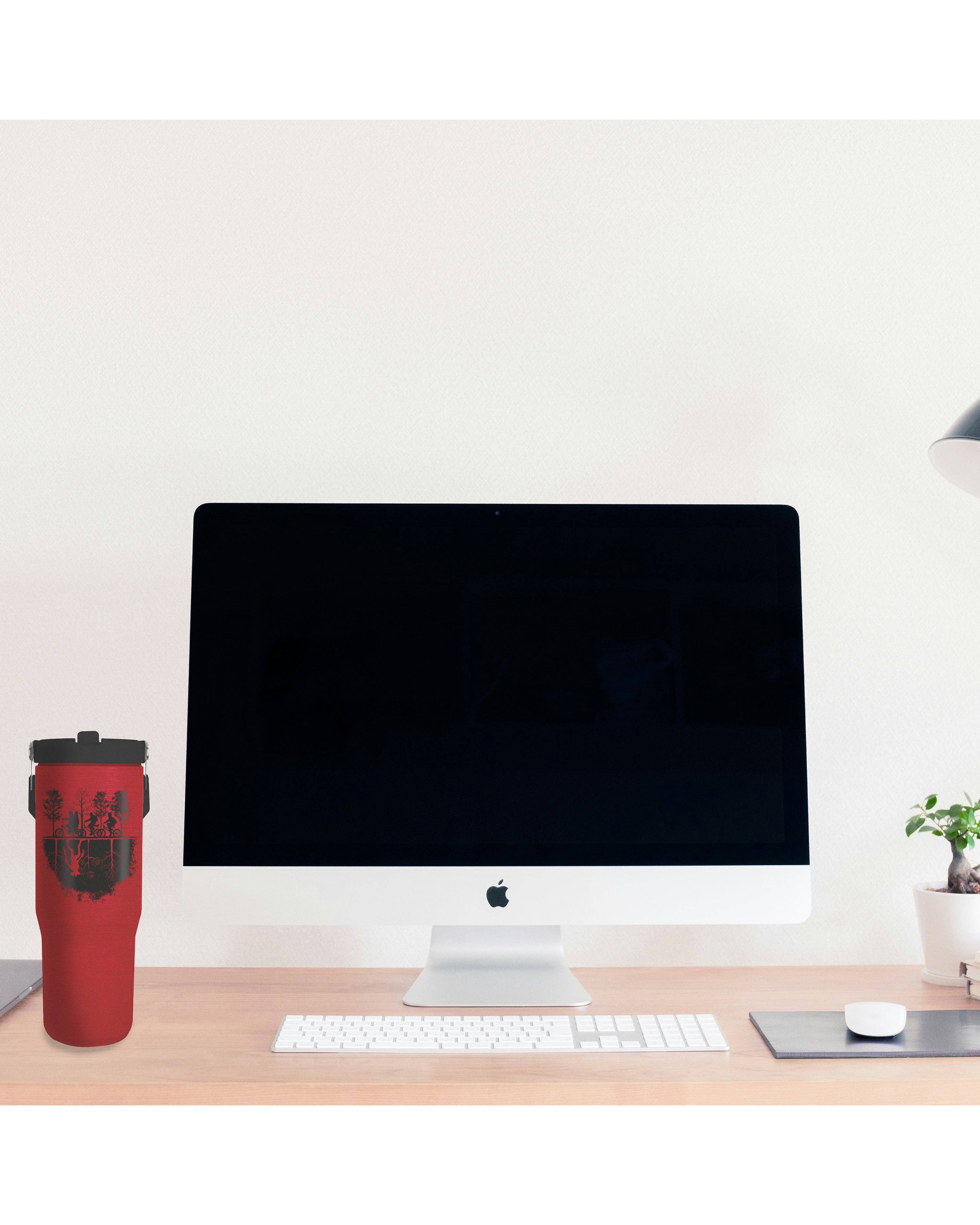 Close Up GmbH – Engroshandel Thermokop – Stranger Things 30oz Tumbler Greb & Flip-sugerør 0,85l2