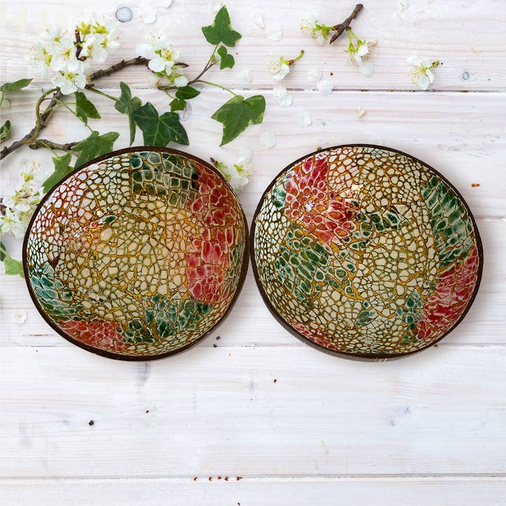 VIE - Wholesale Decorative Plate/Dish/Bowl - Hand-Painted Coconut Bowls, Lacquered, Set of 226