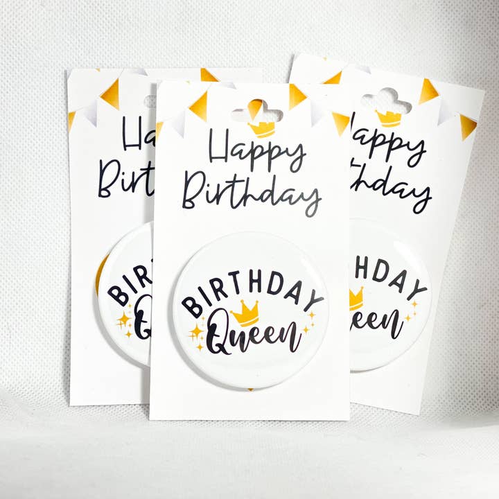 Boutons Pinback Reine Anniversaire pour la vente par Droo and Aya
