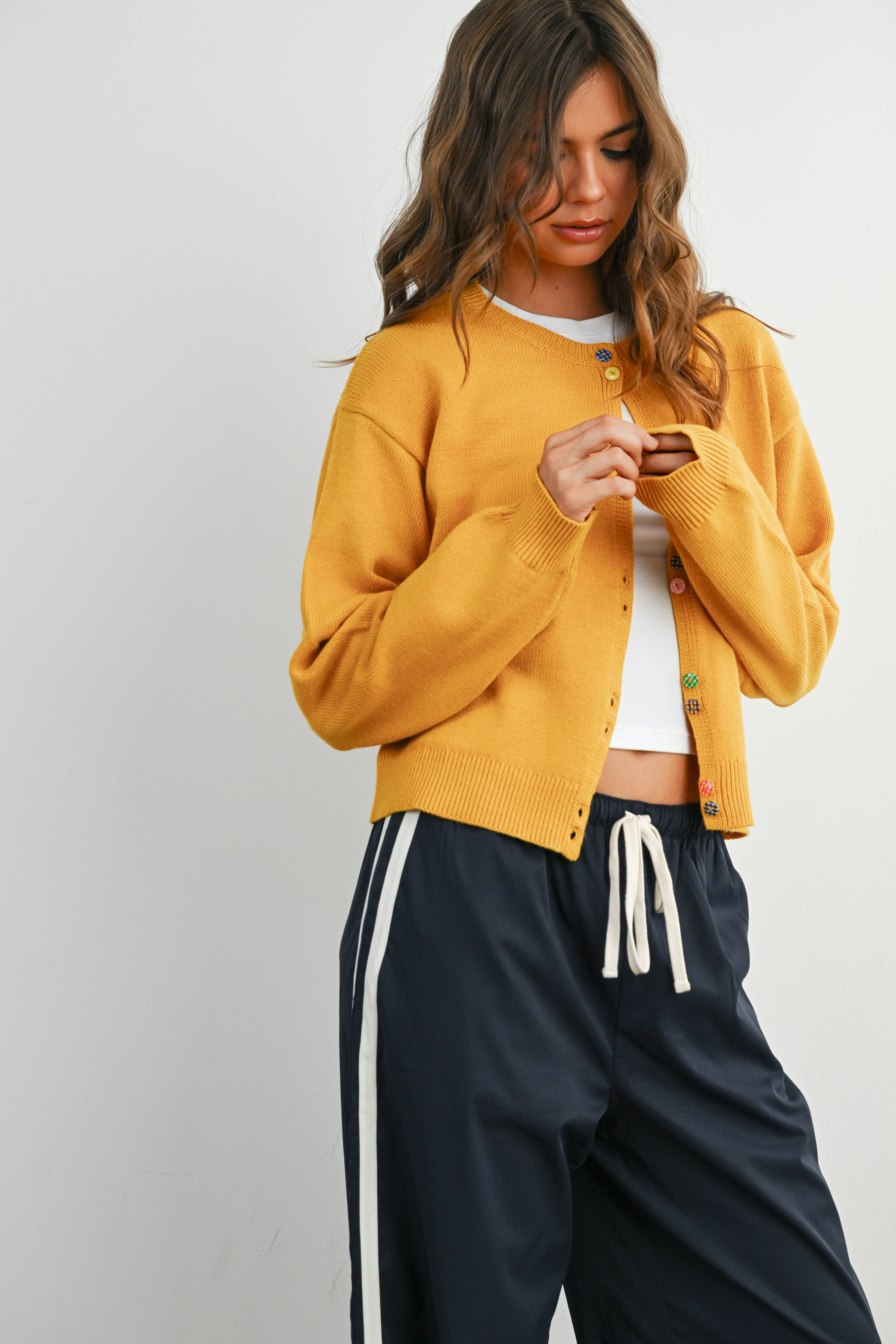 BUTTERMELON - Wholesale Cardigan - Women's - Long Sleeve Buttoned Cropped Cardigan - BMC79069