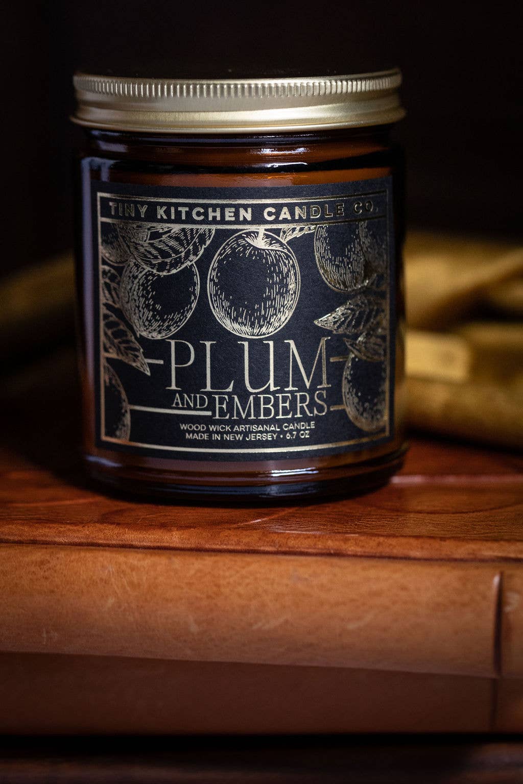 Tiny Kitchen Candle Co. – wholesale Burkljus – Plommon & glöd Wood Wick Candle-8 oz.1