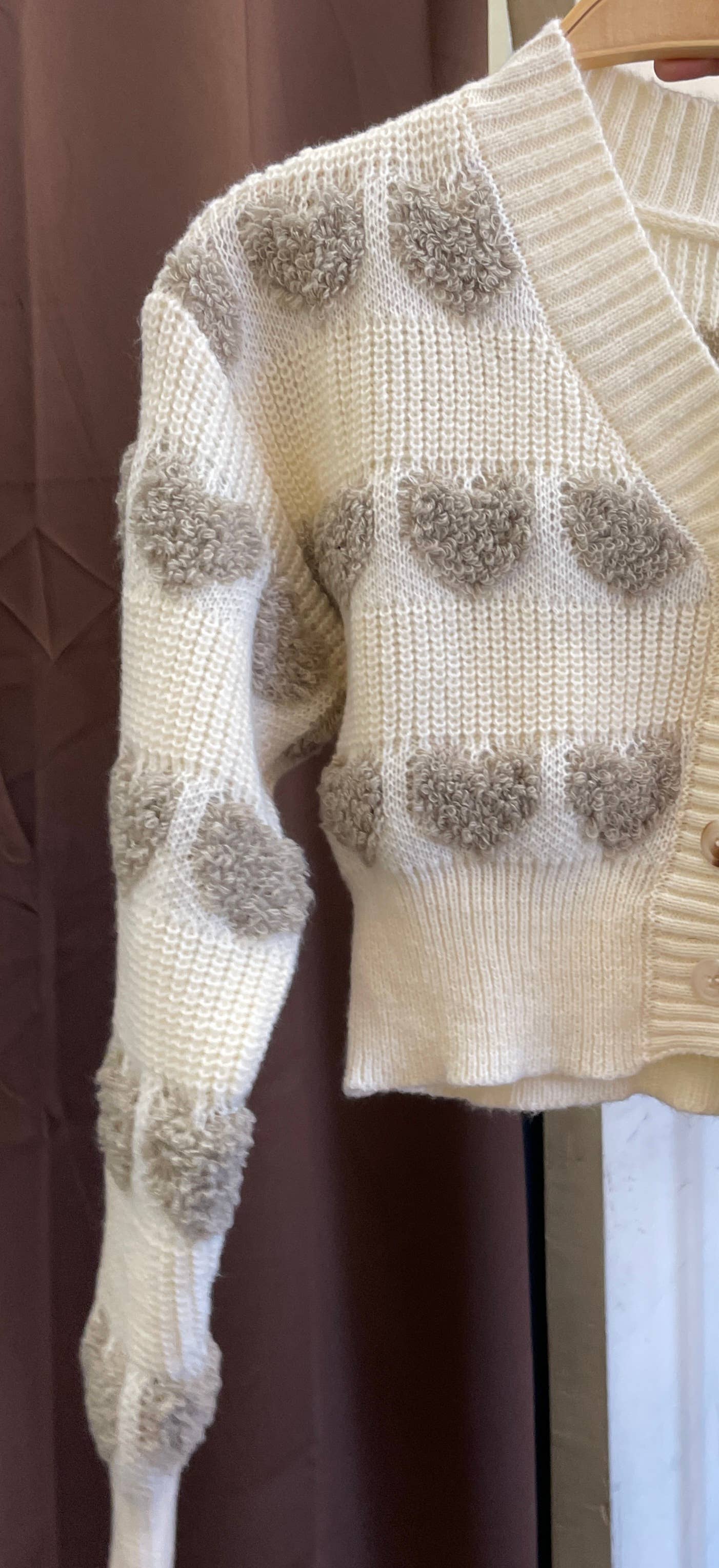 5besties inc - Vendita all'ingrosso Cardigan - Donna - CARDIGAN IN MAGLIONE A CUORE2