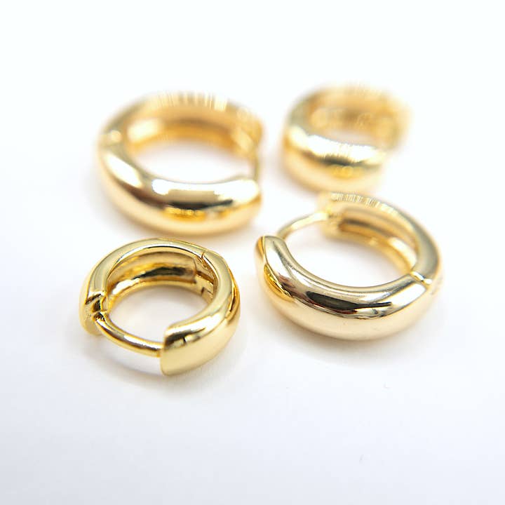 UBNY Collection - Wholesale Huggie Earrings - Chunky Huggie Hoop Earring • Hypoallergenic •18K Gold Plated
