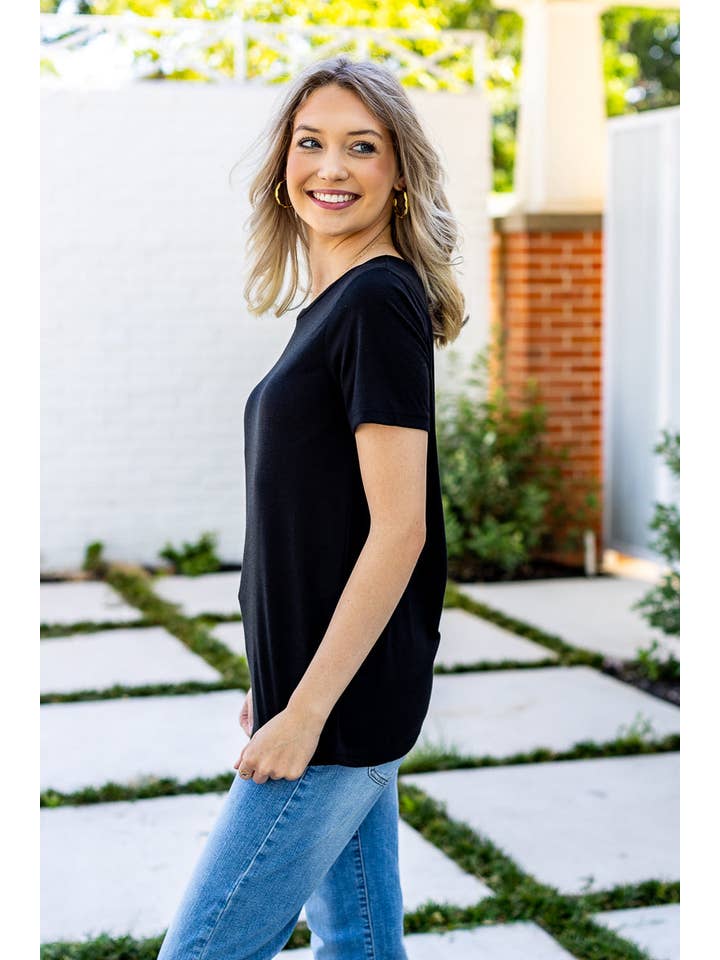 Black Crewneck Tee for wholesale on Faire2