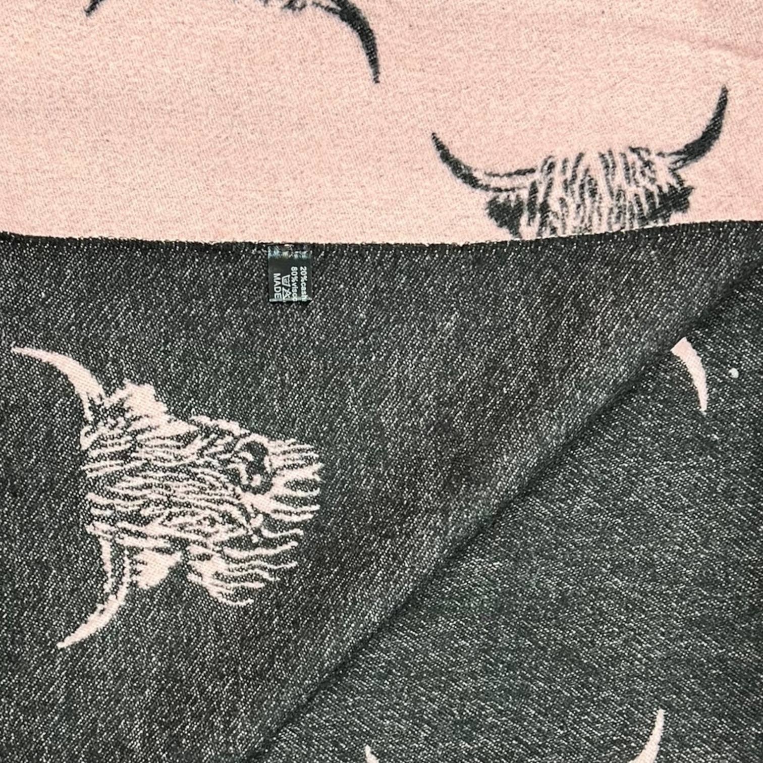 London Scarves - Wholesale Scarf - Women's - Highland cows on cashmere blend scarf finished with tassels25