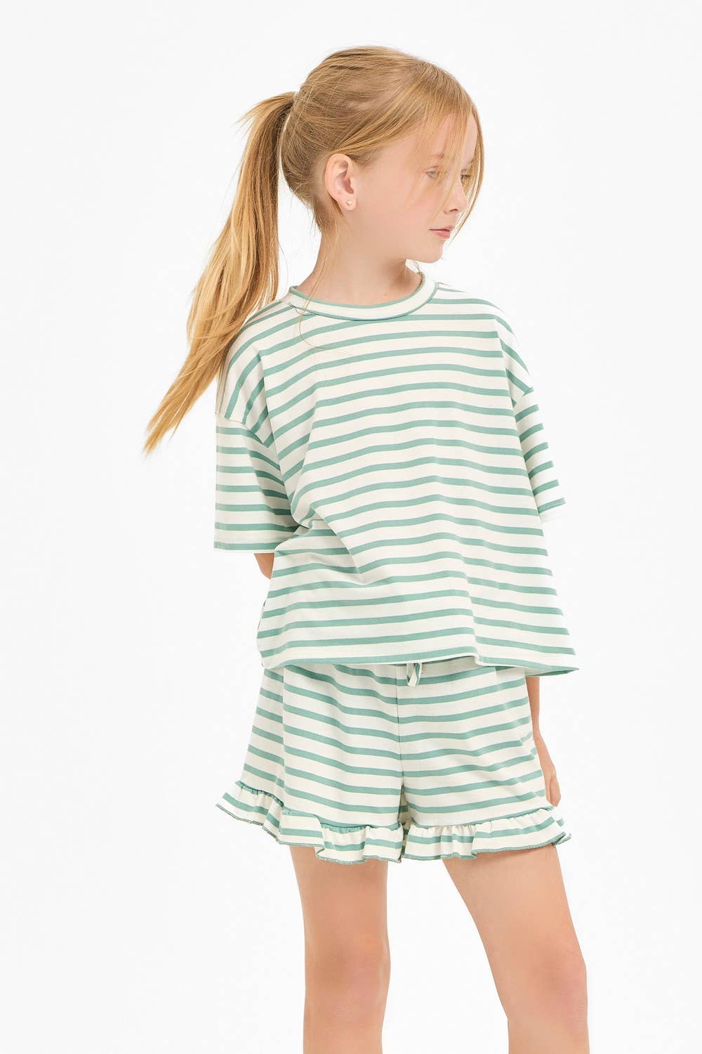 Good Girl – Großhandel Top- & Shorts-Set – Kinder – Gestreiftes Crop-Top und Rüschen-Shorts-Set12