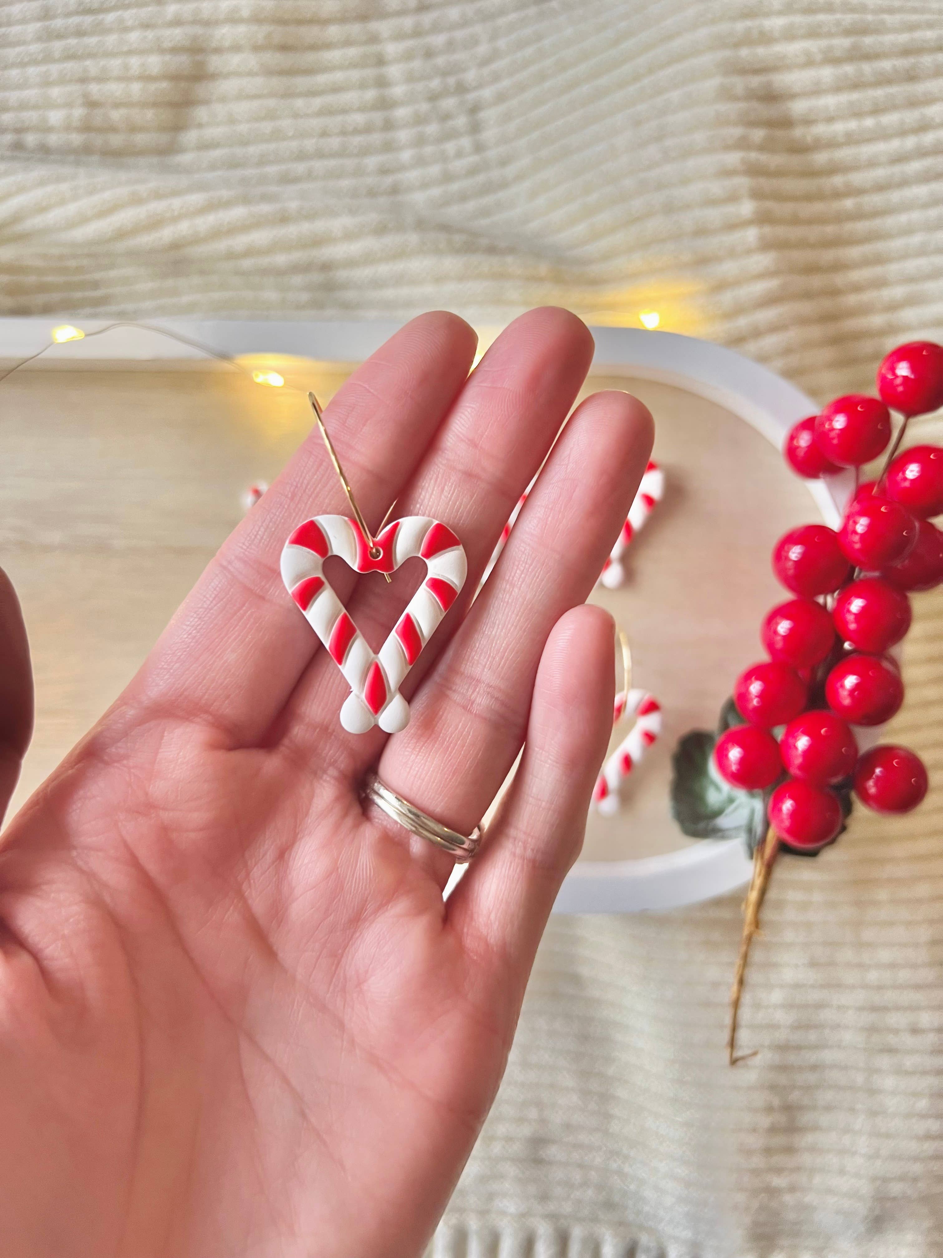 SeizeTheClayJewelry - Venta al por mayor Pendientes colgantes - Pendientes en forma de corazón de bastón de caramelo, pendientes en forma de corazón8