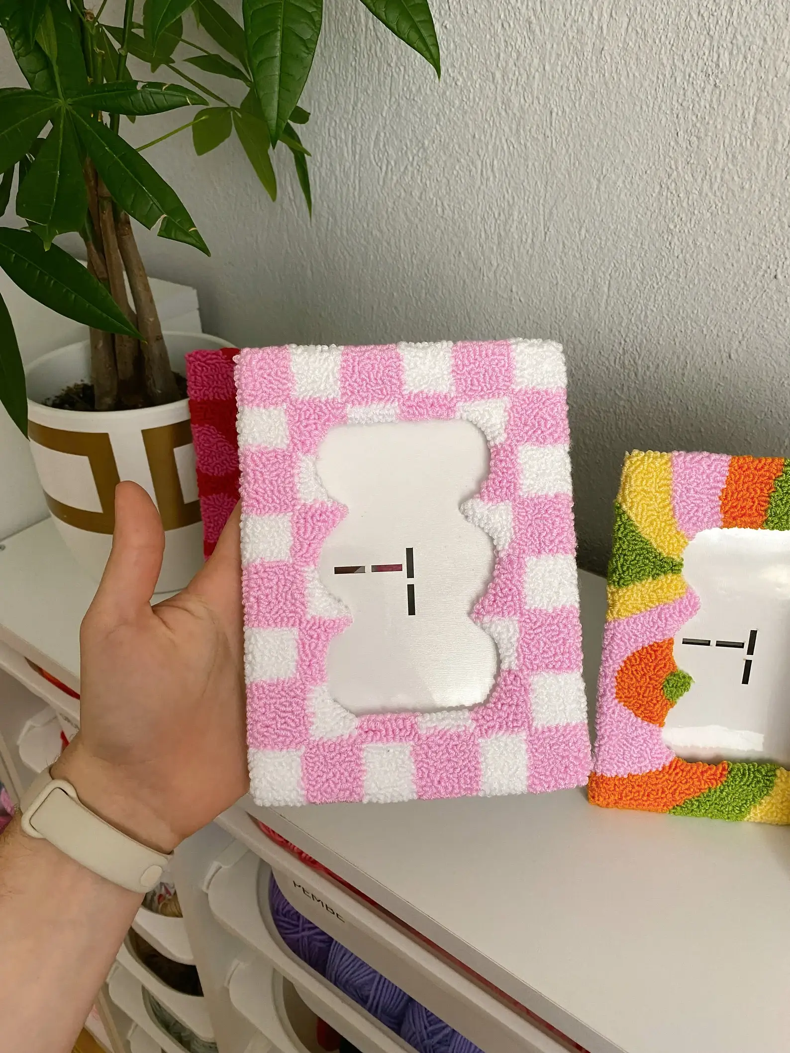 Mudita Rug Studio – wholesale Bildram – Handgjorda ramar med punch needle-teknik8