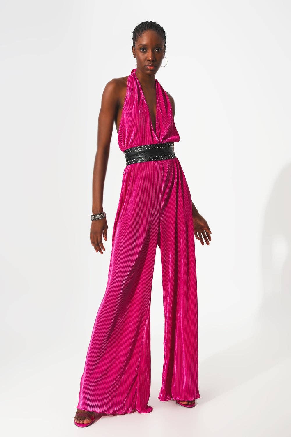 Fuchsia Satin maxi jumpsuit med plisseret halterneck i fuchsia for engroshandel på Faire3