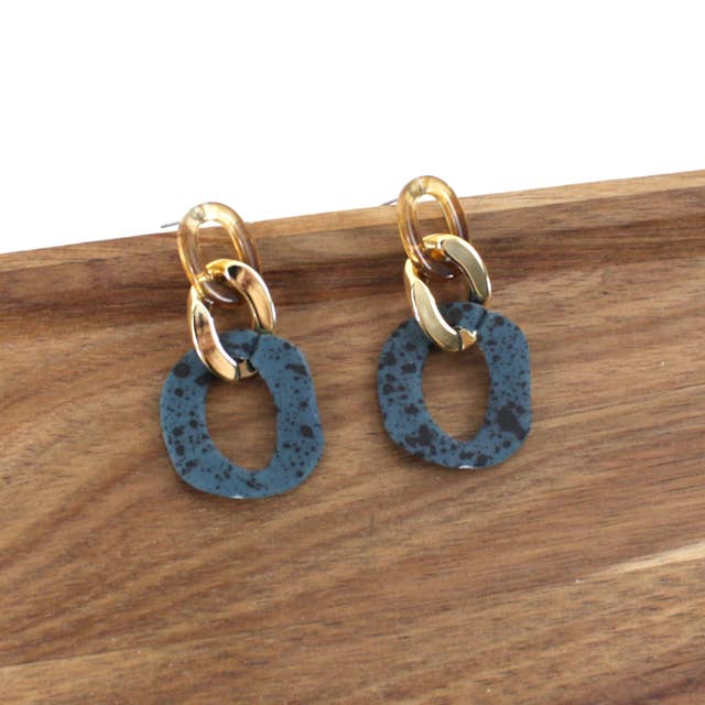 E24376 Bold Polyresin Link Earrings for wholesale by Pretty Persuasions
