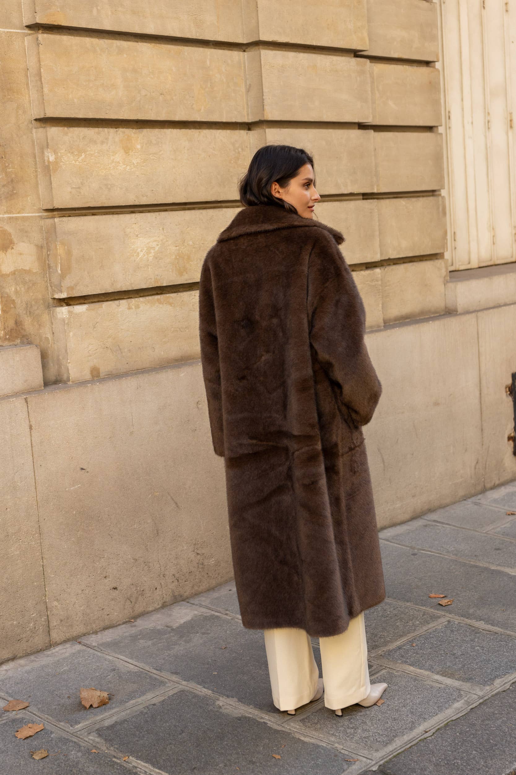 Attentif Paris - Wholesale Fur/Faux Fur Coat - Women's - Long synthetic fur coat with lapel collar29