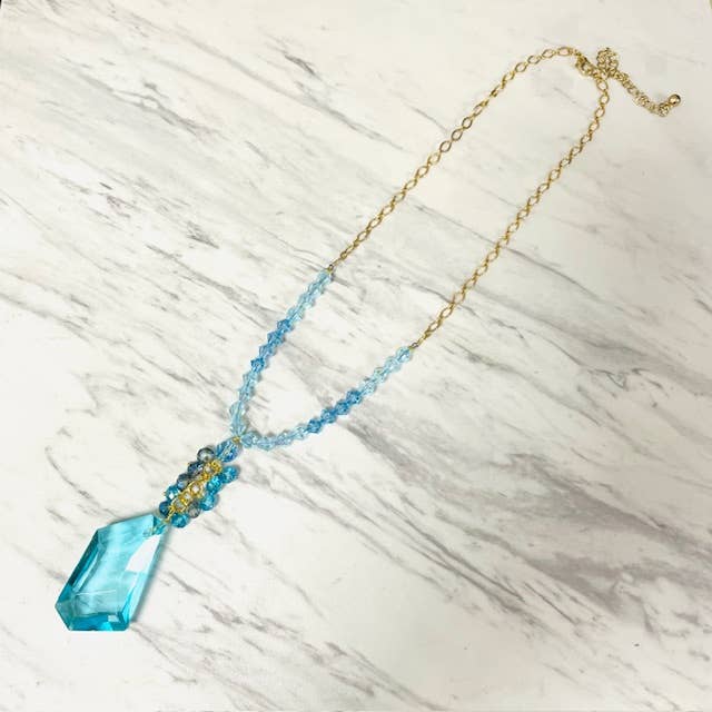 Swarovski Crystal Cluster with Large Crystal Pendant
for wholesale by Anita K By Blushing Pink