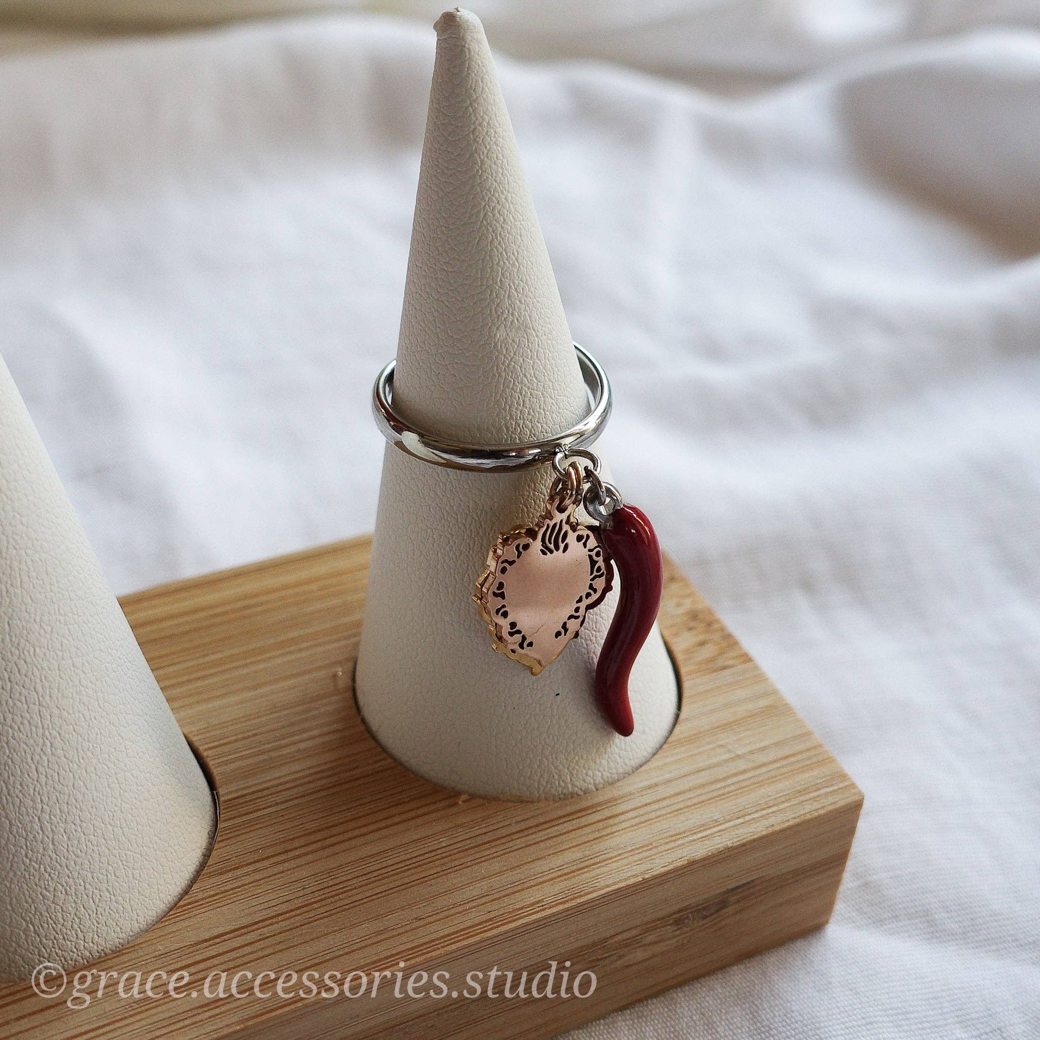 Daemon srls - Wholesale Charm/Dangle Bracelet - LUCKY ~ Anello charms cornetto + cuore sacro ACCIAIO INOSSIDABILE1