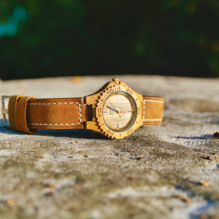 O relógio Bamboo Rambler da Treeless Products - Couro por atacado de Treeless Products