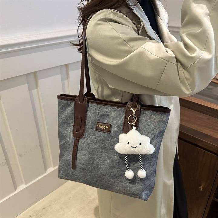 Vielseitige Schulterhandtasche mit Zubehör für den Großhandel von UZ Wholesale Store