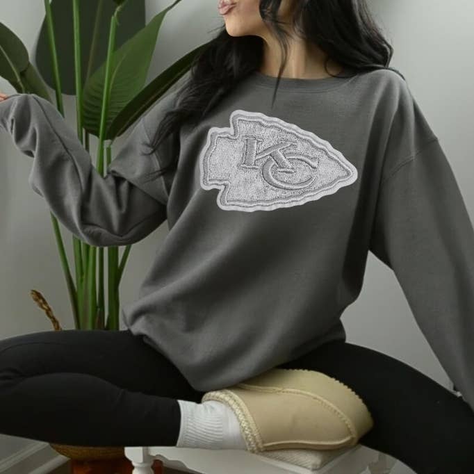 Barefoot Beauties - Vendita all'ingrosso Felpa stampata - Donna - Felpa unisex con patch monocromatico ricamato falso FLEECE OUT KC2