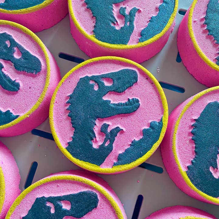 Bombe de bain Jurassic - Bombe de bain dinosaure - Dinosaur Fossil Ba pour la vente par Bathe Enchanted