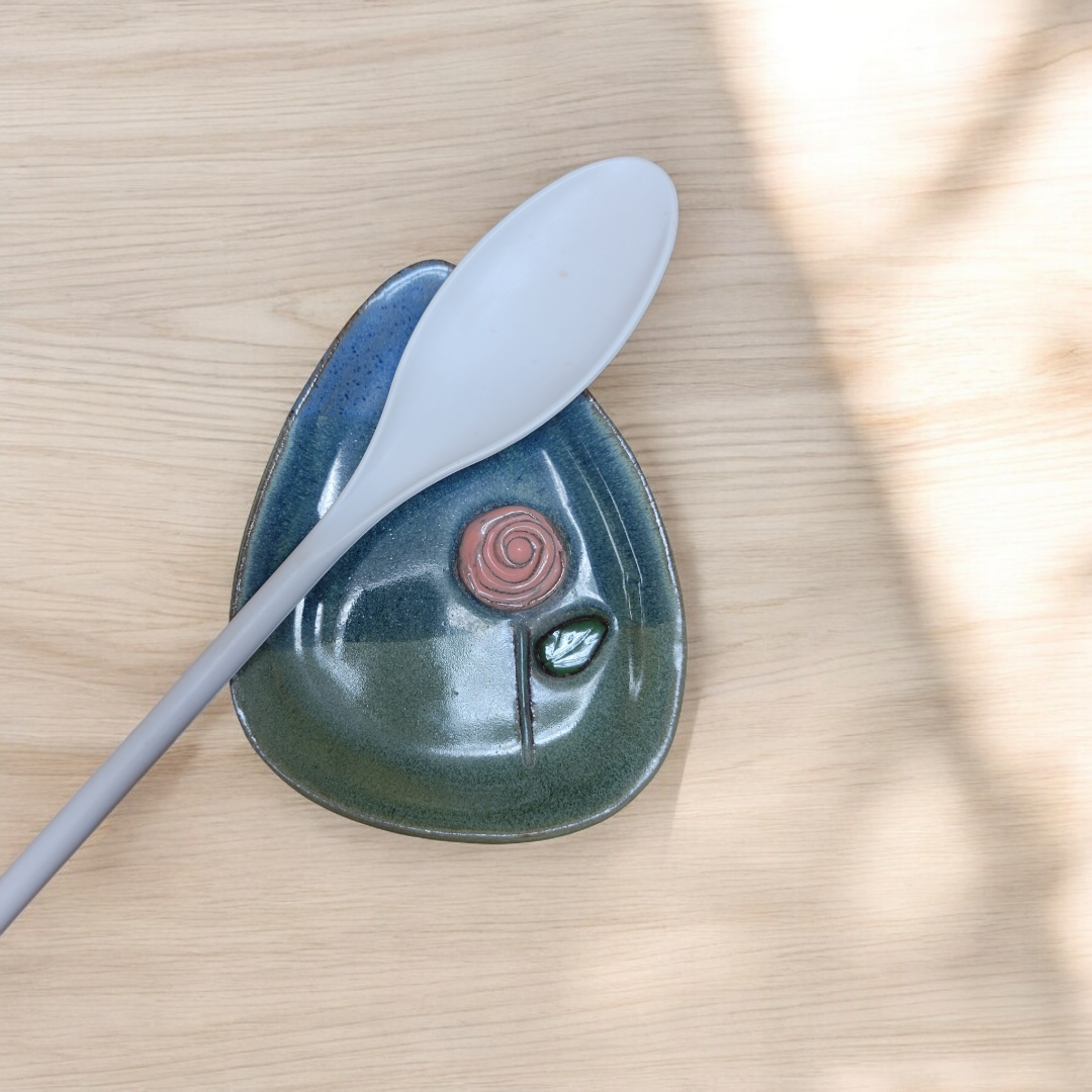 MudWorks Pottery - Wholesale Lepelsteun - Bloemen Pop Lepelhouder1