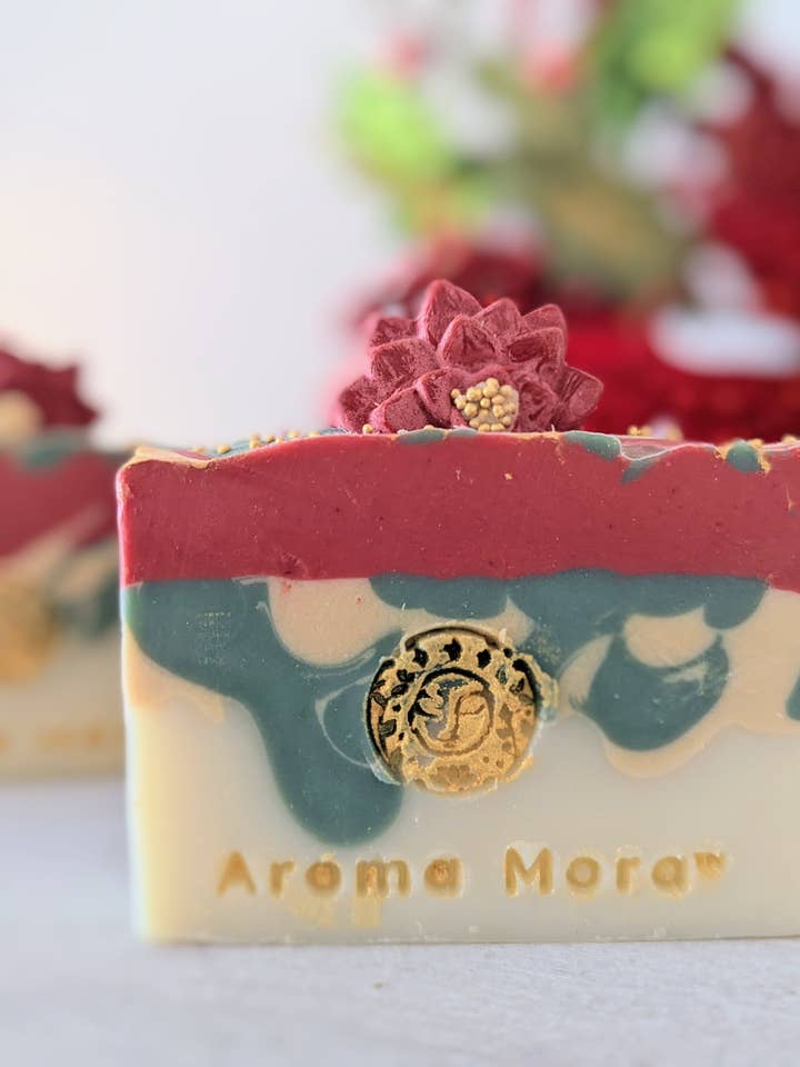 Xmas Bloom for wholesale by Aroma Mora