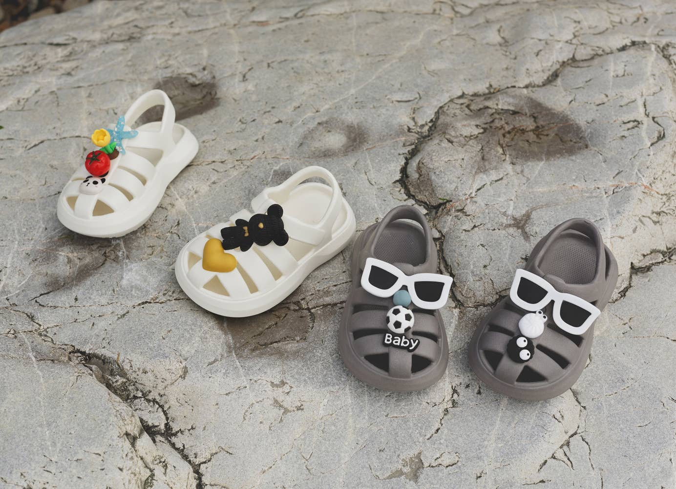 BOXBO - Wholesale Sandals - Kids - Water Sandals Gray with Built-in Mini Toys 4