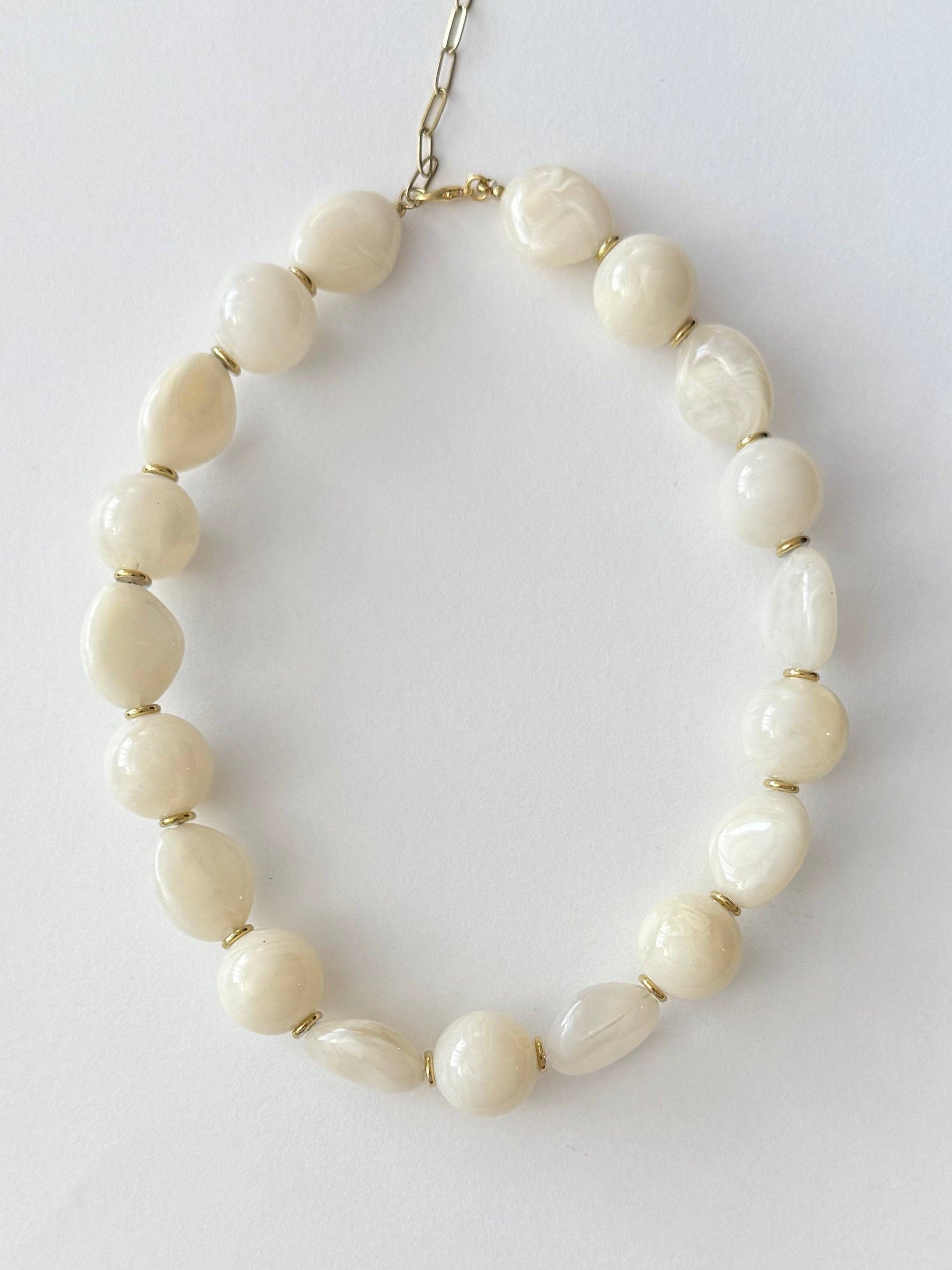 A.B. Paris - Wholesale Beaded/Pearl Necklace - Bali resin necklace - several colors available11