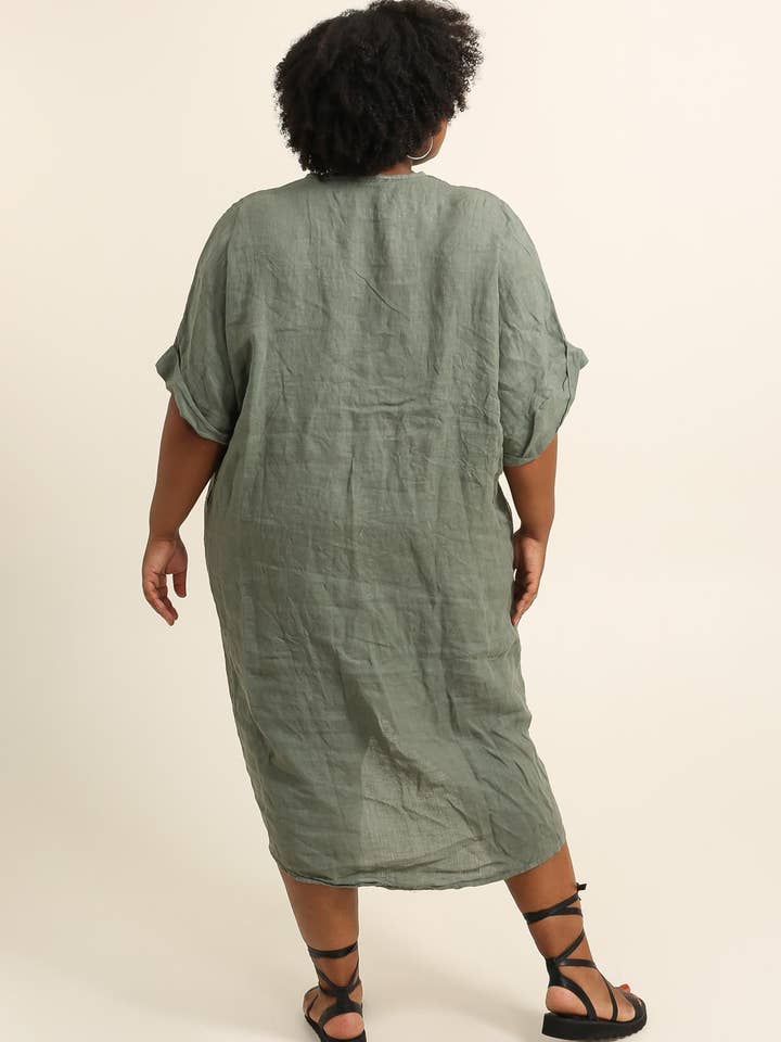 Lea & Luc - Grandes Tailles - Wholesale Dress - Women's - Plus size linen dress V neckline SKU 790927