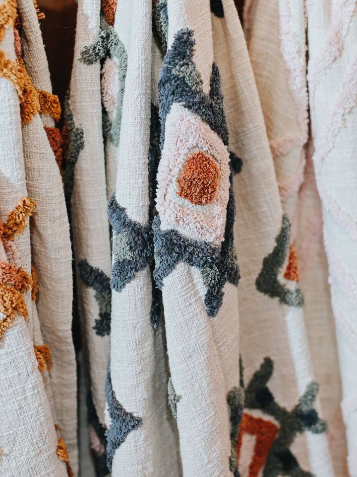 Decorative tufted plaid blue and green 130x180 cm para venta al por mayor de Tagala Home