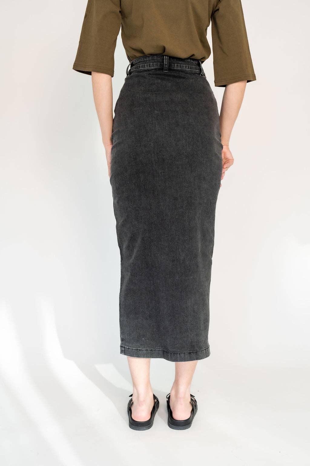 Recollection Brand - Wholesale Dress - Women's - Button Front Stretch Denim Midi Skirt8