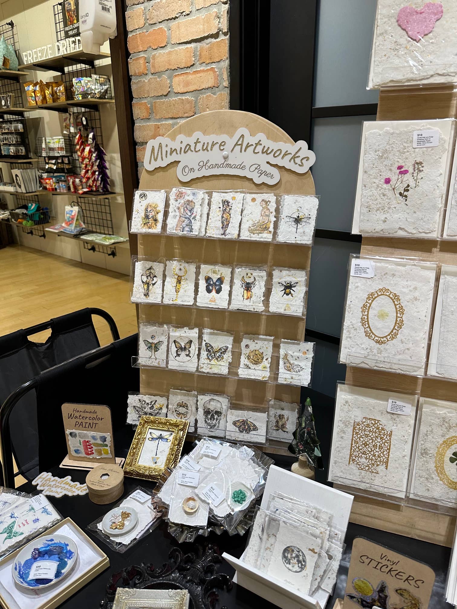 Alexa K - Wholesale Retailer Display - Paper & Novelty - Miniature Artwork Display for ACEO 2.5''x3.5'' Artworks2