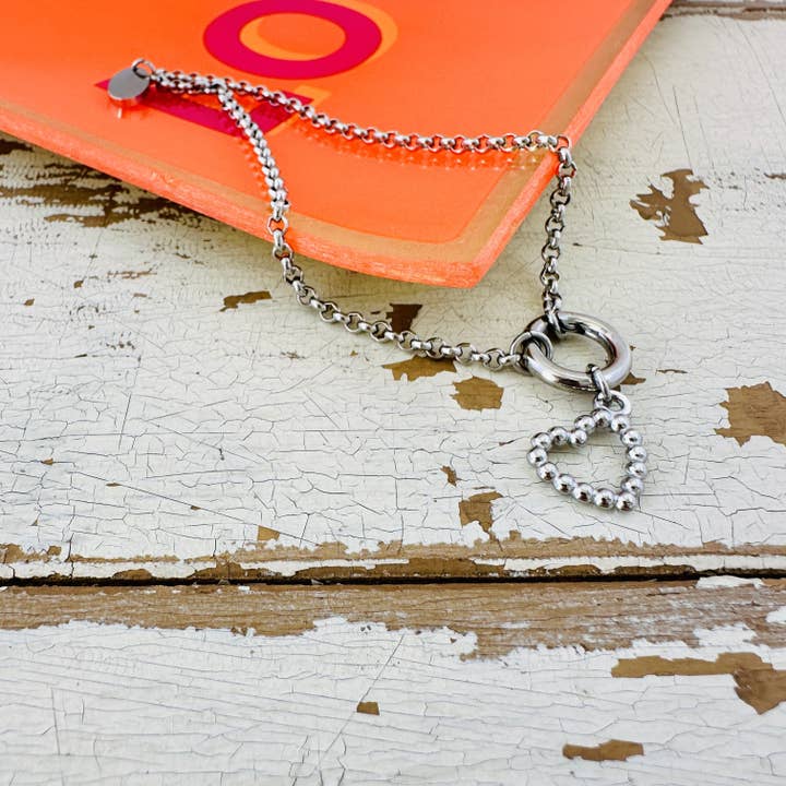 Braccialetto con ciondolo a forma di cuore per la vendita all'ingrosso da parte di Mein Mantra