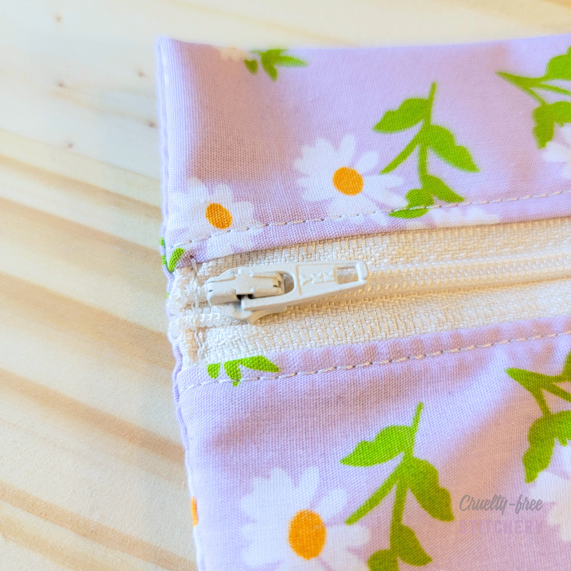 Cruelty-Free Stitchery - Wholesale Food Storage Wrap/Bag - Reusable Snack/Sandwich Bag - Lavender Daisy6