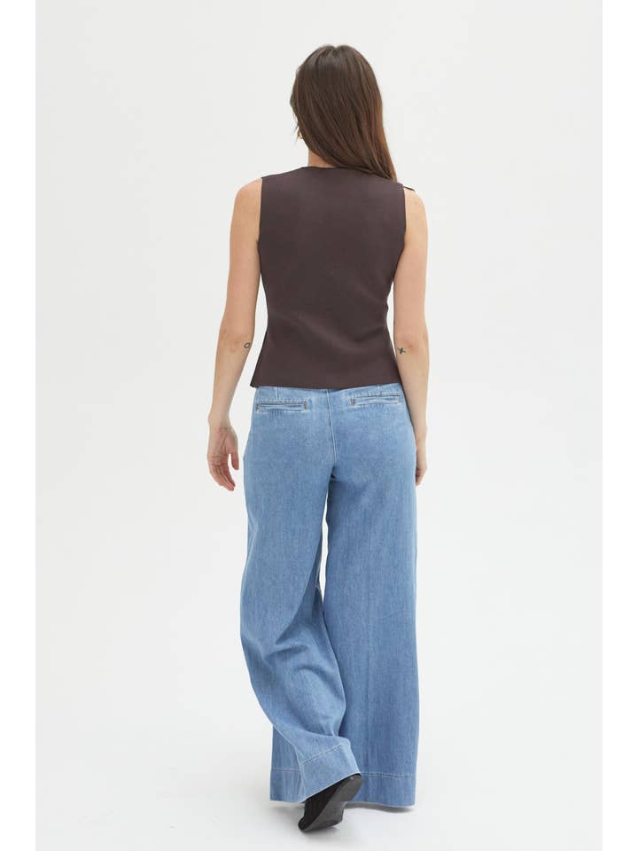 Danbury Low Rise Pleated Trouser Jean, Medium Classic for wholesale on Faire