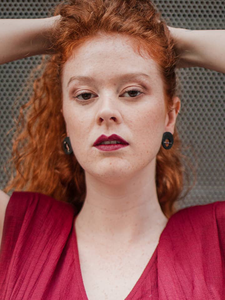 Black Rebeca örhängen för wholesale av Seron