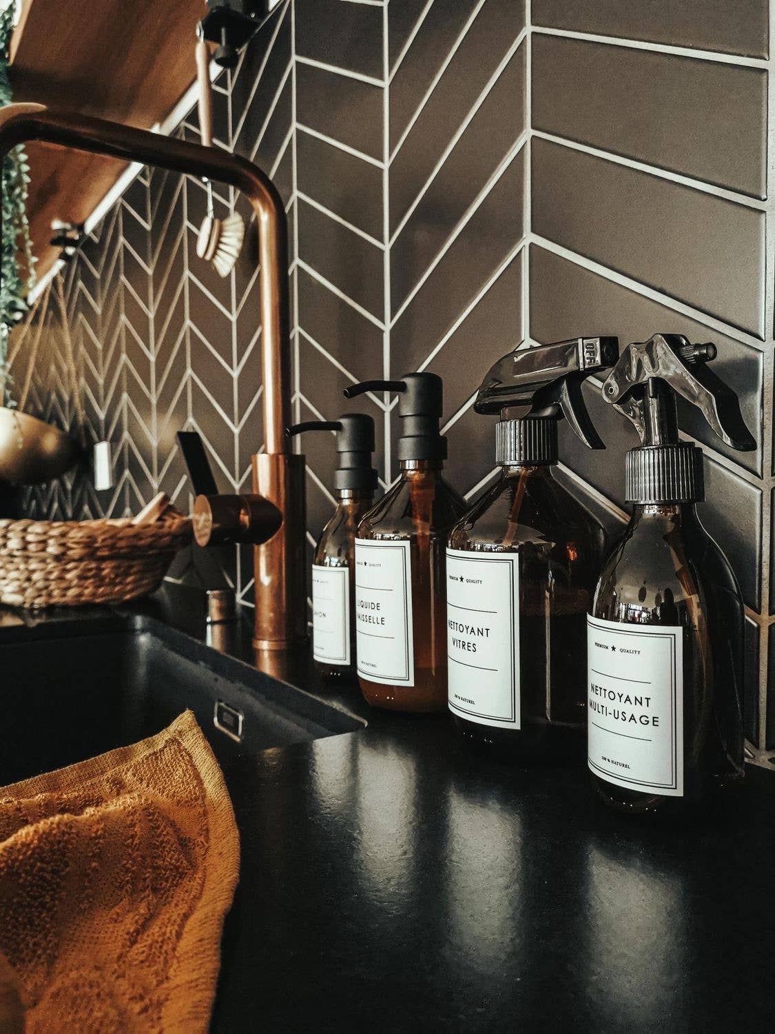 Les Flacons de l’Apothicaire - Wholesale Sprayfles - Multi-inzetbare reiniger in amberkleurige fles2