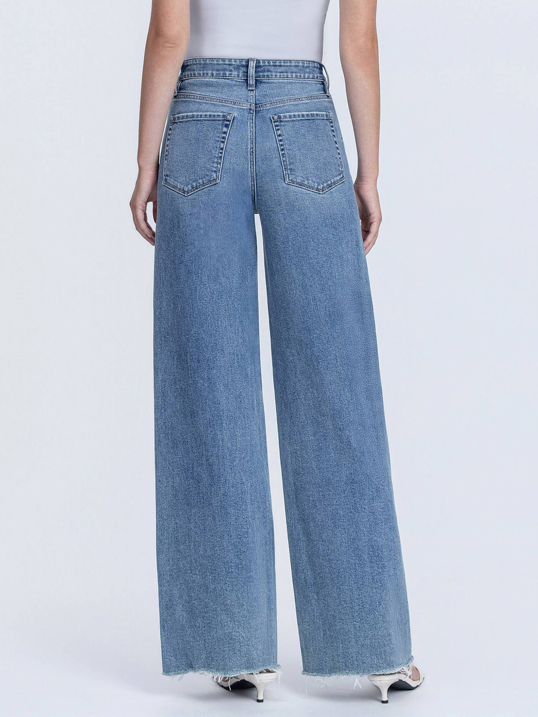 CLOSENESS SUPER HIGH RISE MEDIUM WASH RAW HEM WIDE LEG JEANS F6373 for wholesale on Faire1