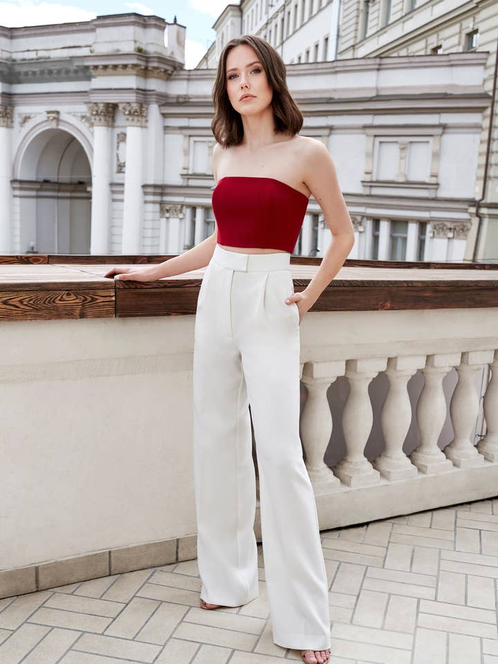 Corsetto Vino Rosso Moco per la vendita all'ingrosso da parte di Nomi Fame