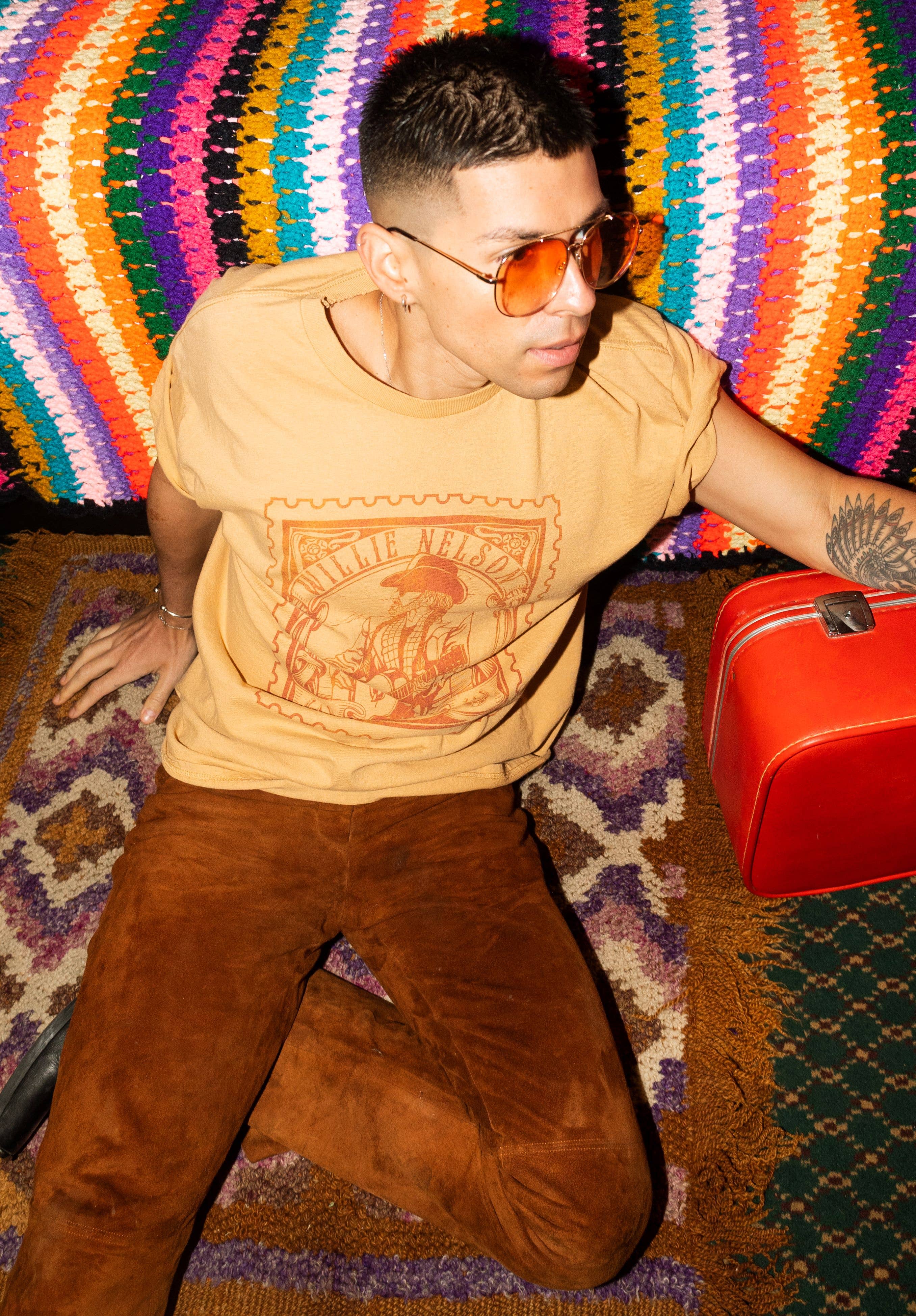 LivyLu - Wholesale Screen Printed T-Shirt - Unisex - Willie Nelson Stamp Old Gold Thrifted Licensed Graphic Tee4