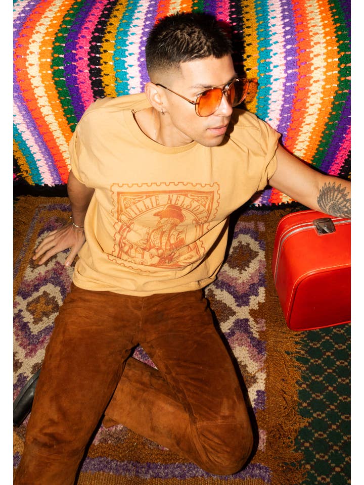 LivyLu - Wholesale Screen Printed T-Shirt - Unisex - Willie Nelson Stamp Old Gold Thrifted Licensed Graphic Tee4