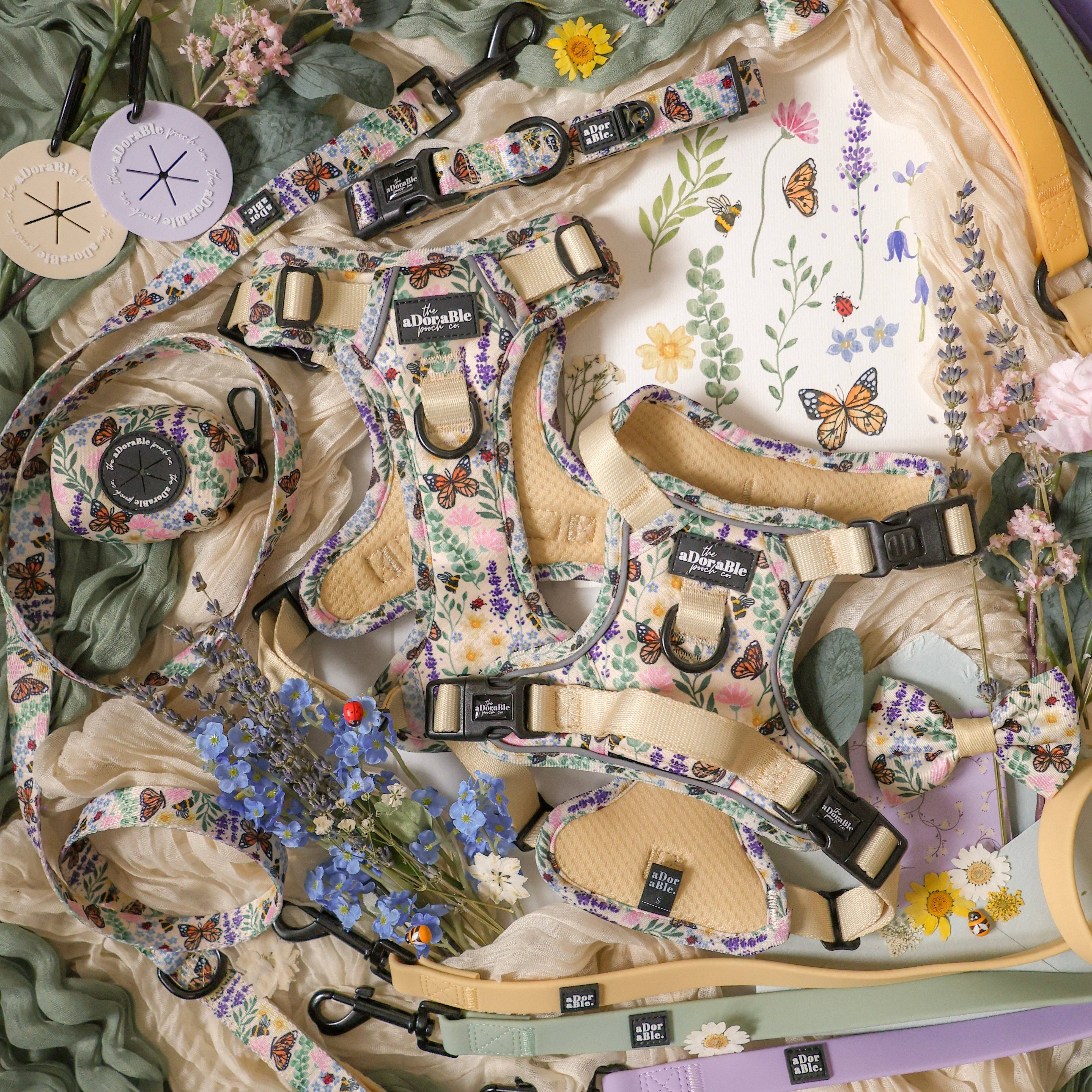 The aDoraBle Pooch Company – Arnês – Cão por atacado – Arnês Hike & Go Lite™ - Bumbles & Butterflies25