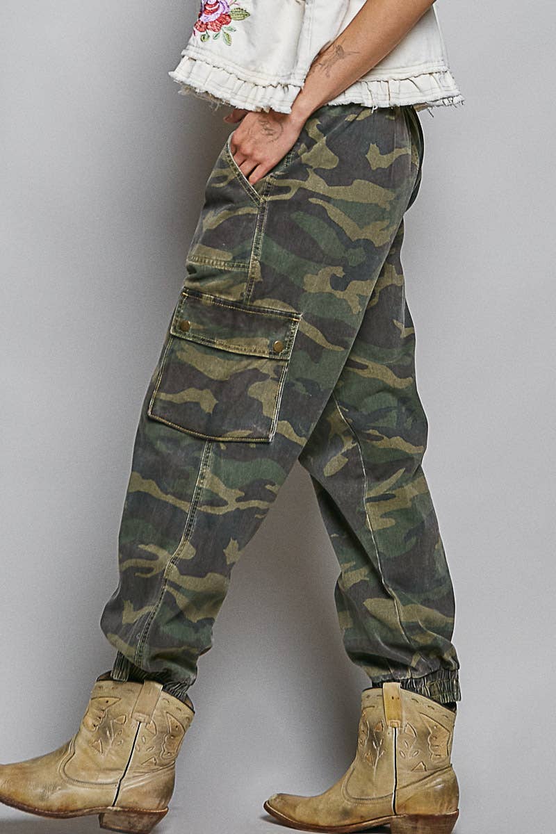 Pol Clothing - Wholesale Pants - Women's - Pocket detailed Camo Jogger Pant1